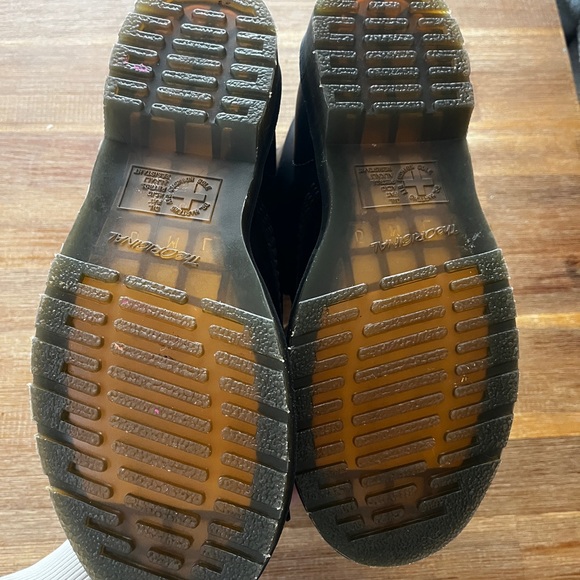 Doc Martens boots in women’s size 8, EU 39 - Picture 3 of 5